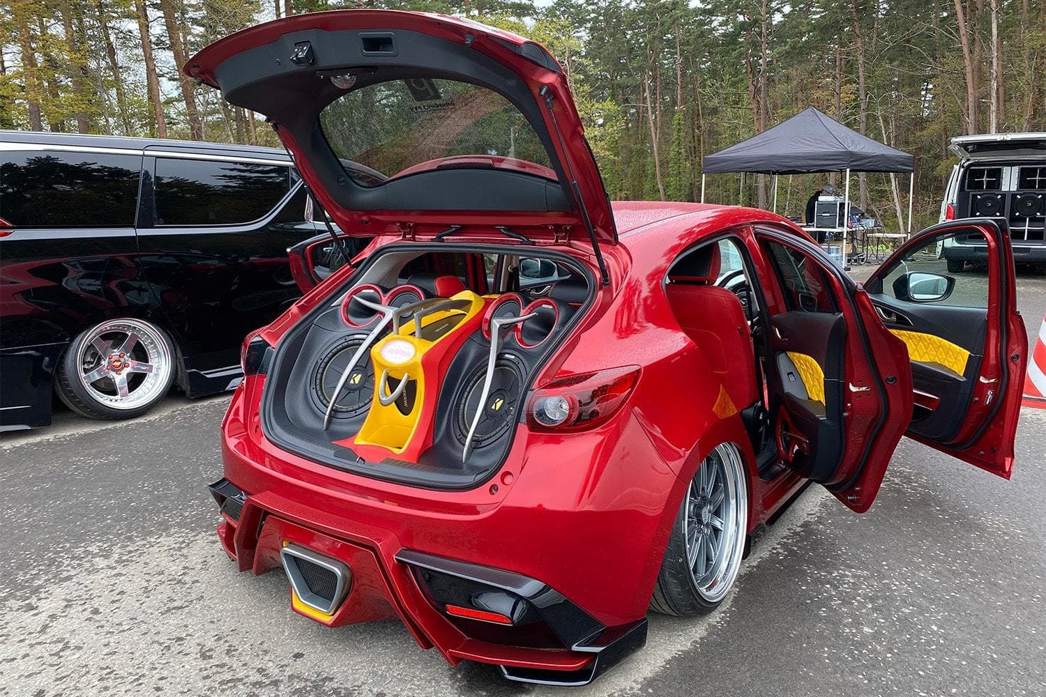 FUNKY CUSTOM CAR SHOW