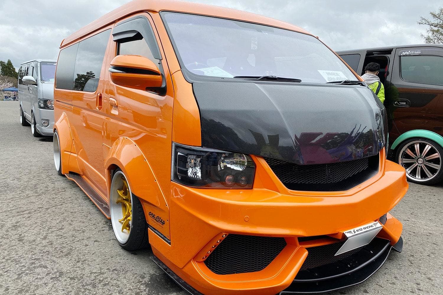 FUNKY CUSTOM CAR SHOW
