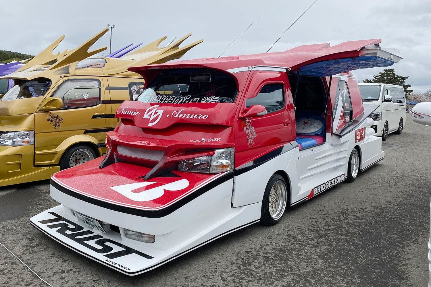 FUNKY CUSTOM CAR SHOW
